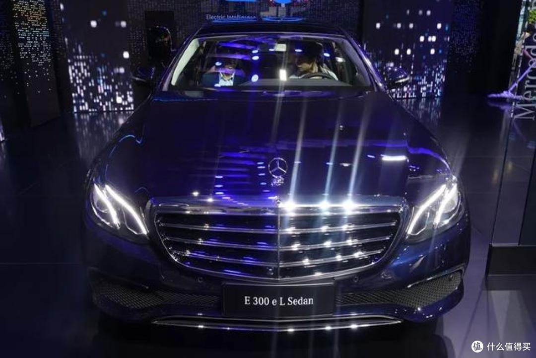 奔驰E300eL/奥迪A6L 55TFSle/宝马530Le,豪华三剑客的绿牌之战