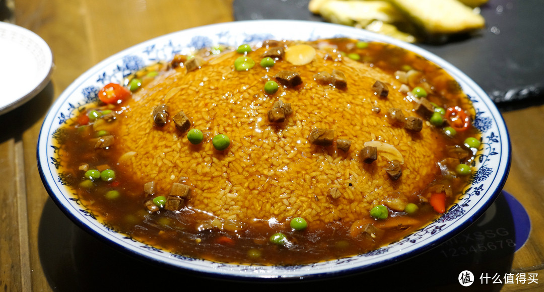 武汉什么值得吃?热火朝天排队,甩开膀子吃嗨的“夏氏砂锅”