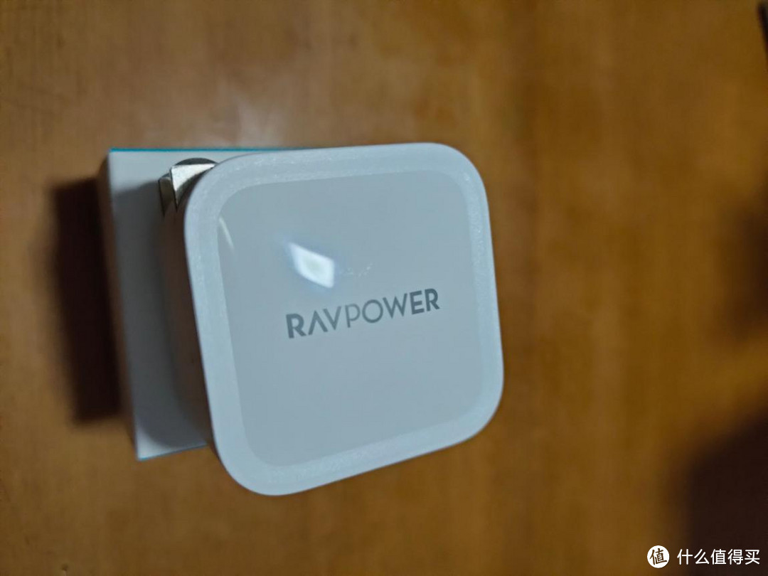 小巧精制30W ravpower 充电器评测