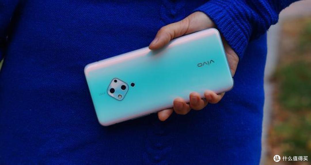 是“颜值担当”更是“设计为王”,vivo S5掀起冬日里的青春风暴
