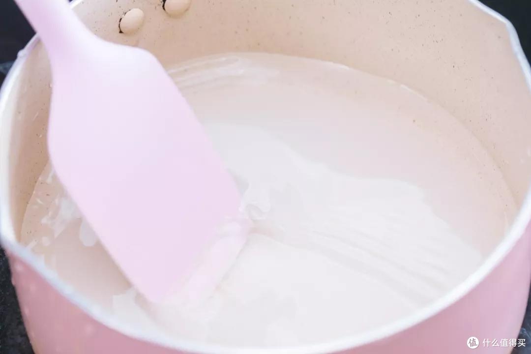 火遍ins的蛋糕装饰新玩法，不用裱花也能玩出简约风