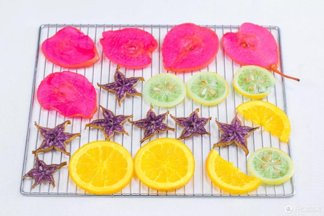 火遍ins的蛋糕装饰新玩法，不用裱花也能玩出简约风