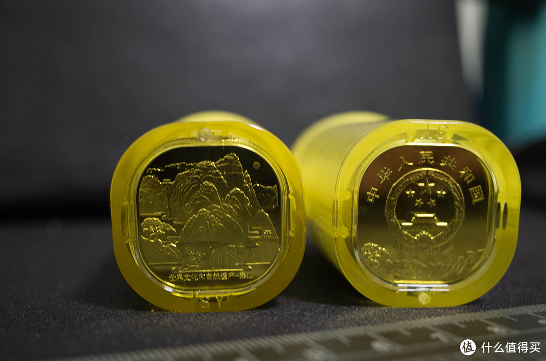 泰山纪念币2019国内首枚异形纪念币展示