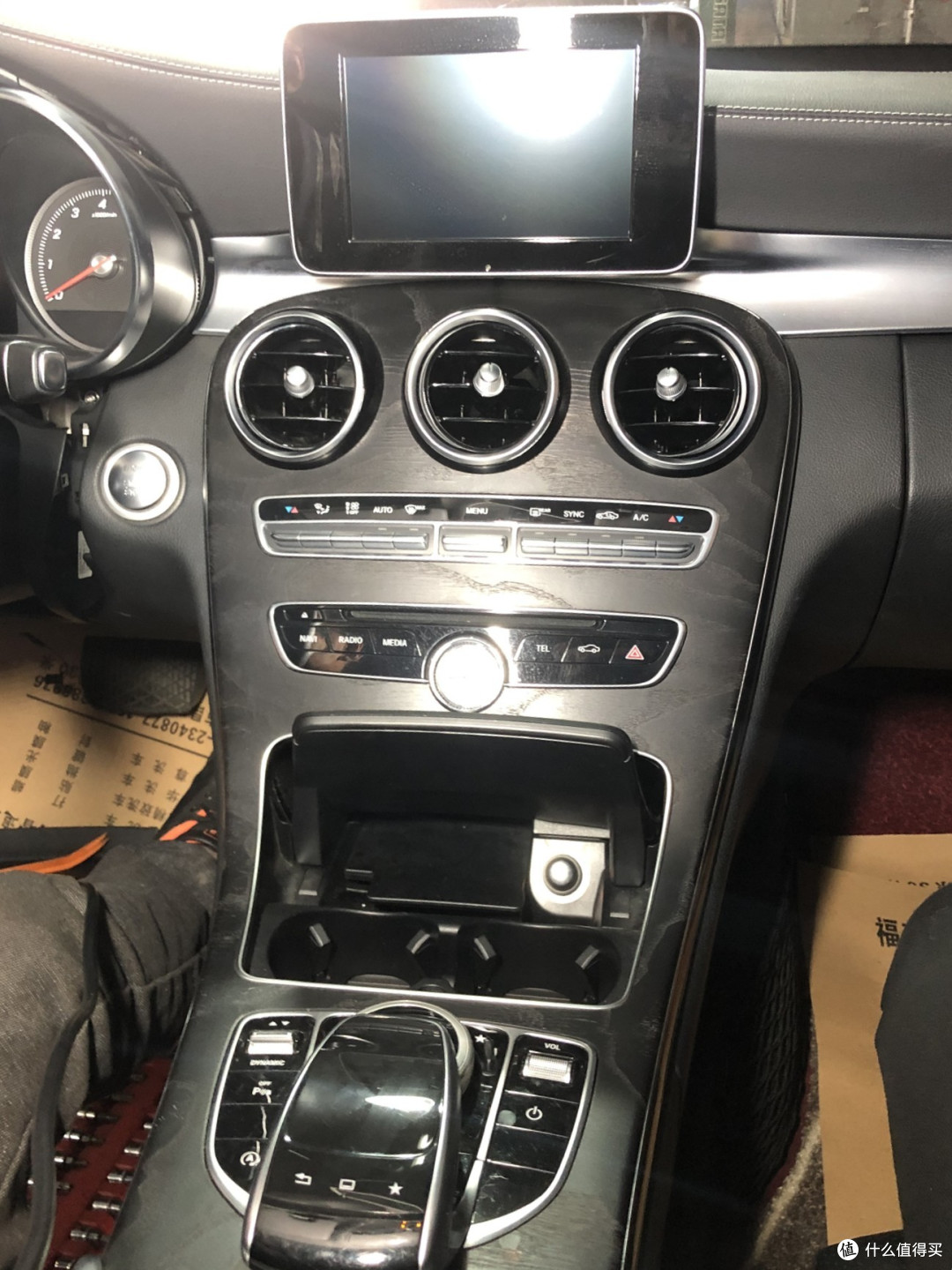 【三姐修车】篇二十四:最美一代奔驰c级中控台拆解背后的故事