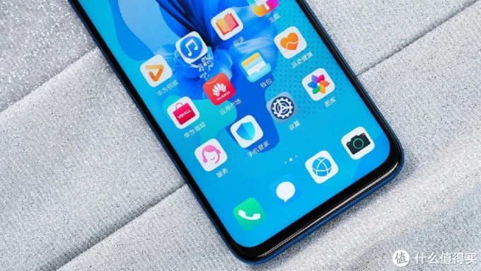 华为nova 5i:极点全面屏更沉浸