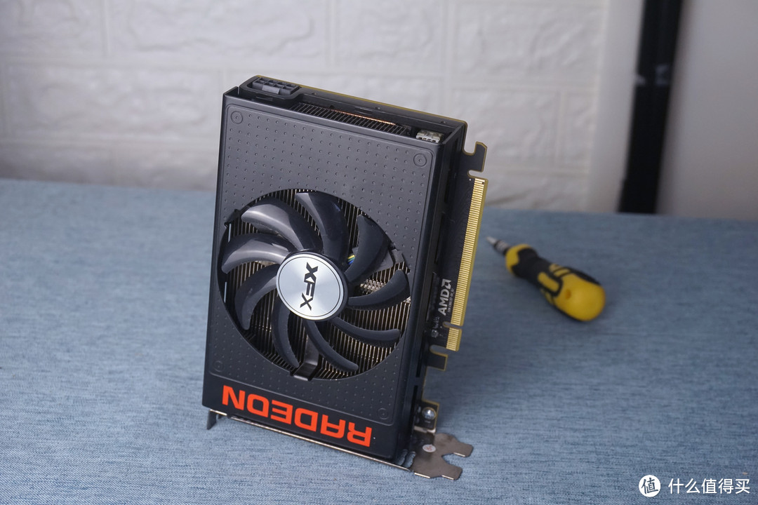 讯景r9 nano,颜值在线,性能不俗,唯一就是功耗猛点