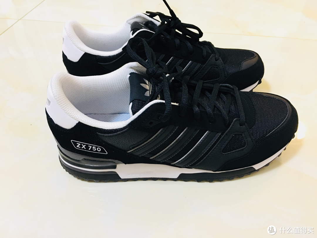 经典复古 Adidas三叶草ZX750男子运动鞋