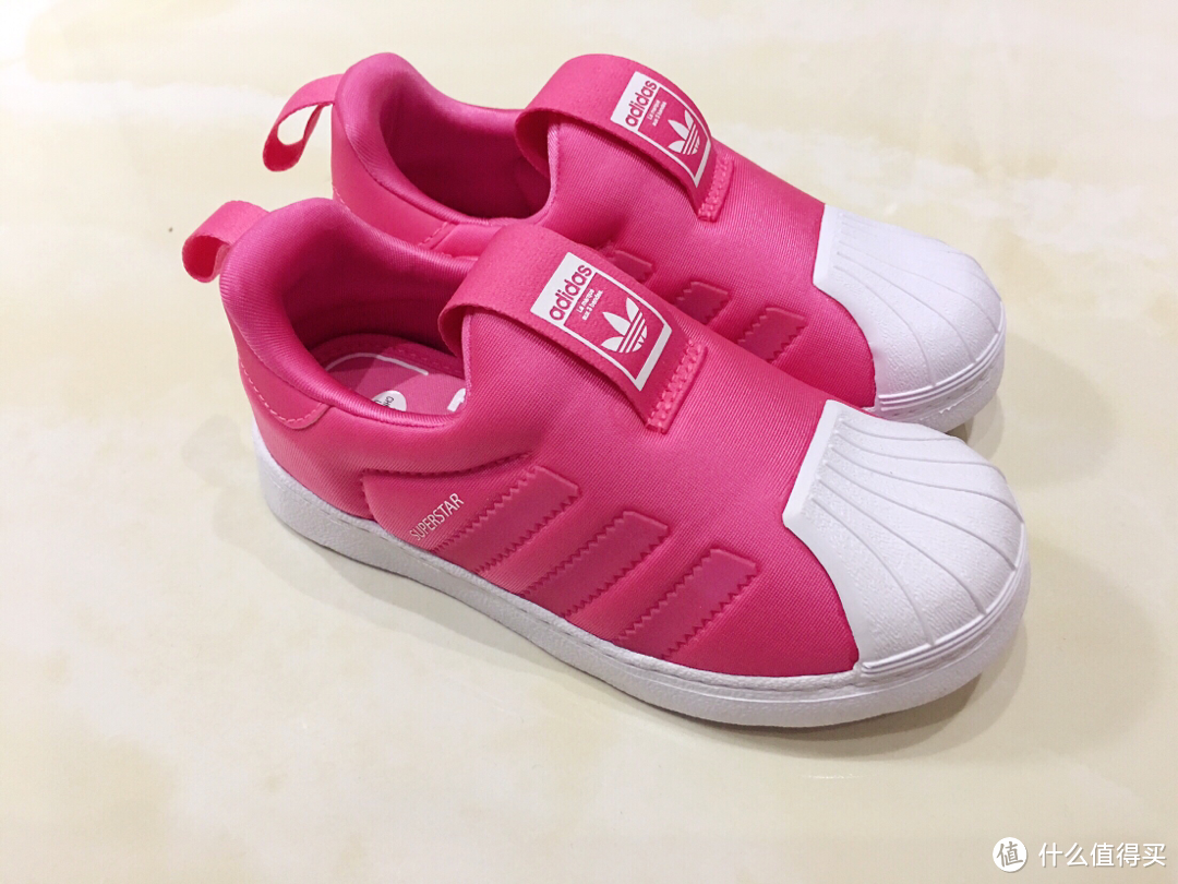 娃的第一双三叶草 adidas女童贝壳鞋天然粉