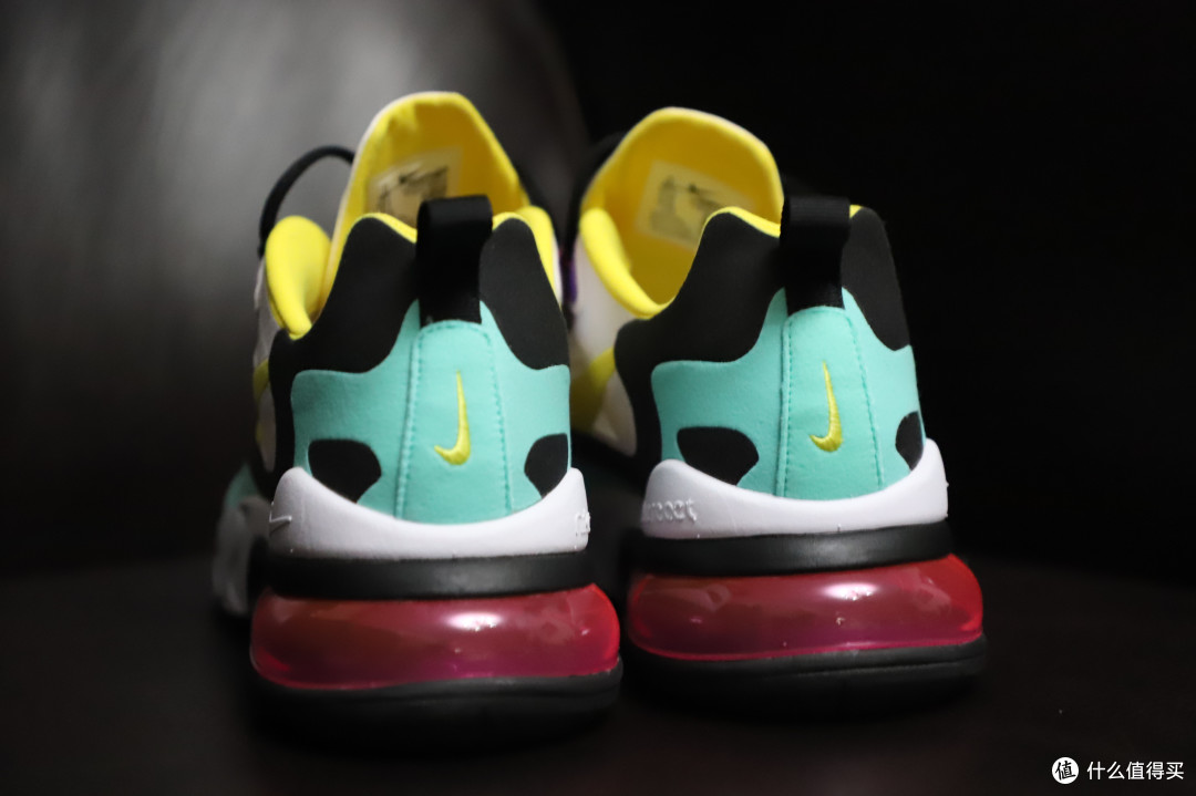 xNIKE Air Max 270×react 一对有趣的软弹组合