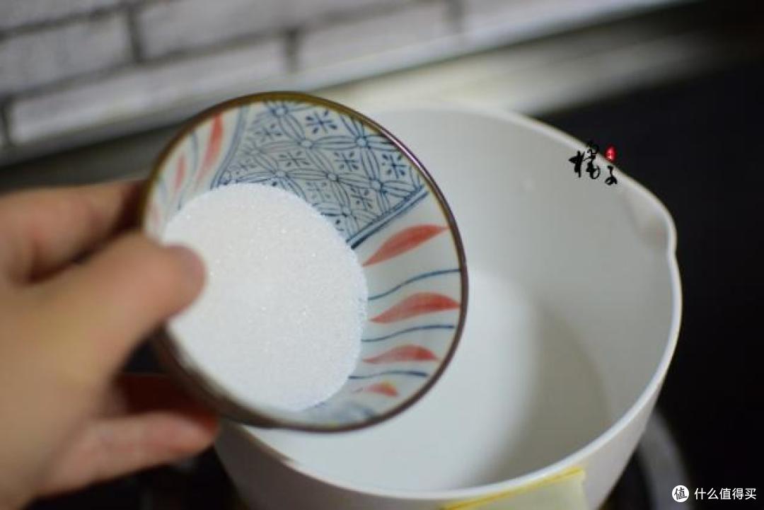 天气冷了,来一杯奶香浓郁的奶茶,喝完全身暖乎乎,当下午茶真棒