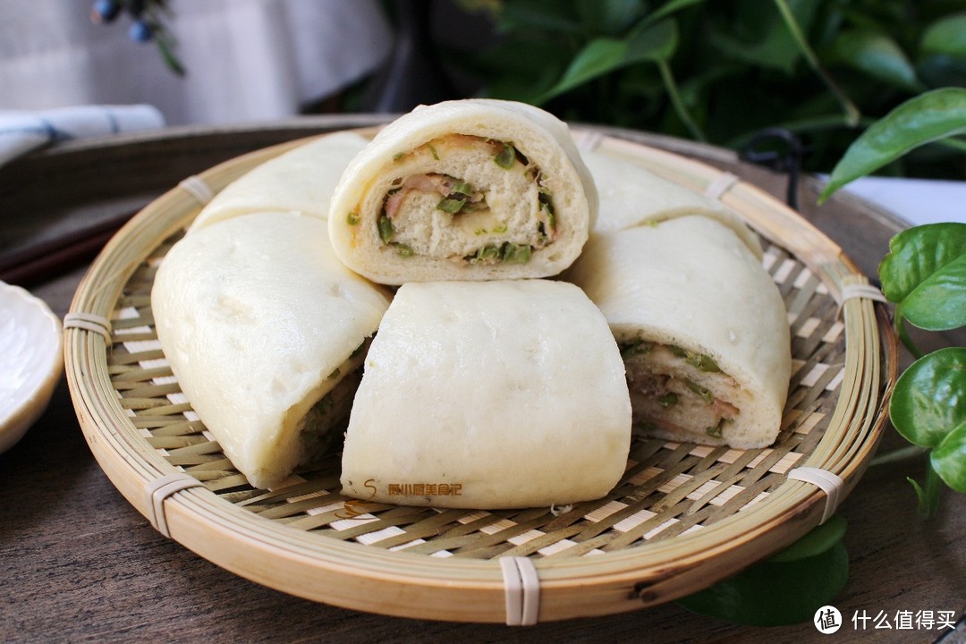 面粉别只会蒸馒头,教你做家常版肉龙,暄软喷香,大人小孩都喜欢,比包子