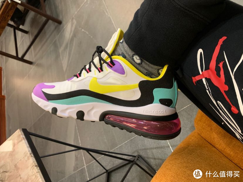 xNIKE Air Max 270×react 一对有趣的软弹组合