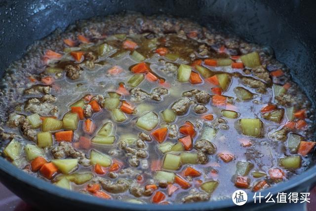 这食材虽普通却也经典，简单烩一烩，米饭里拌一拌，好吃到飞起来