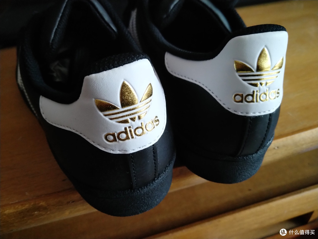 SUPERSTAR 黑色金标