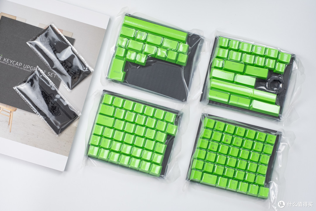 给黑换绿,拒绝打油:雷蛇 Razer 双色注塑PBT键帽升级套件+腕托 组合