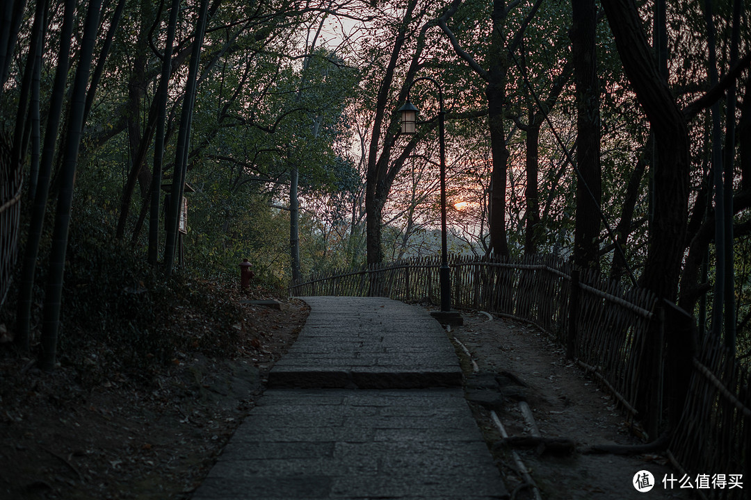 周末闲逛之夜爬宝石山