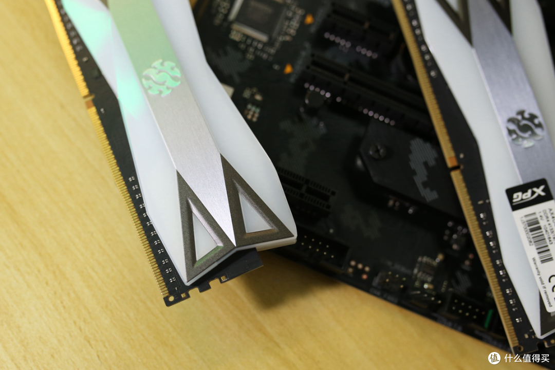 不仅仅是高颜值!XPG龙耀D60G 4133内存超频体验