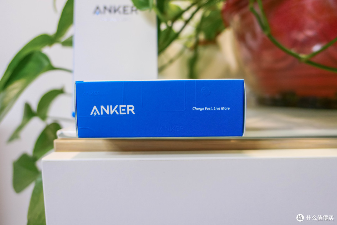 忘记苹果原装板砖充电器吧！Anker氮化镓60W充电器和摩米士、紫米对比