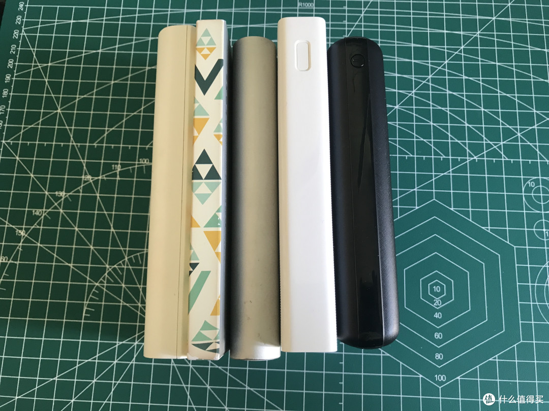 虽说黑色显瘦,但是厚度确实还是大