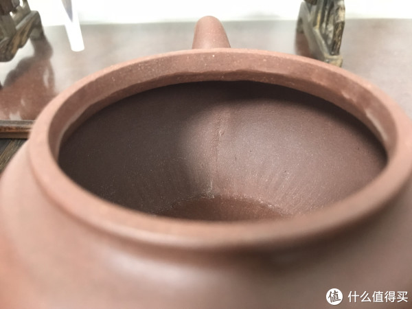 拼接线(在壶把对应位置)