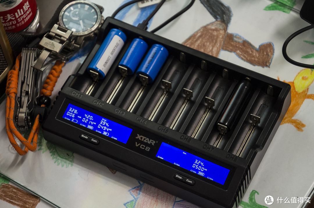 霸气八槽全功能充电电池解决方案—XTAR VC8