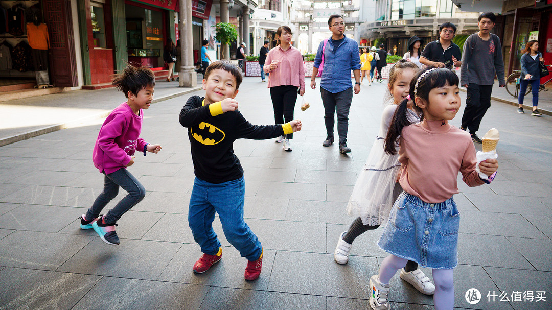 或许是家庭摄影的最优配置，聊聊索尼Alpha 6600+E16-55mm F2.8 G