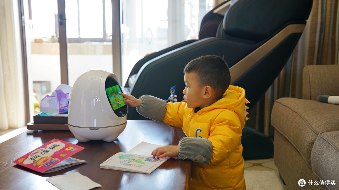 指哪学哪，绘本伴读—阿尔法蛋大蛋 2.0学习机器人使用体验