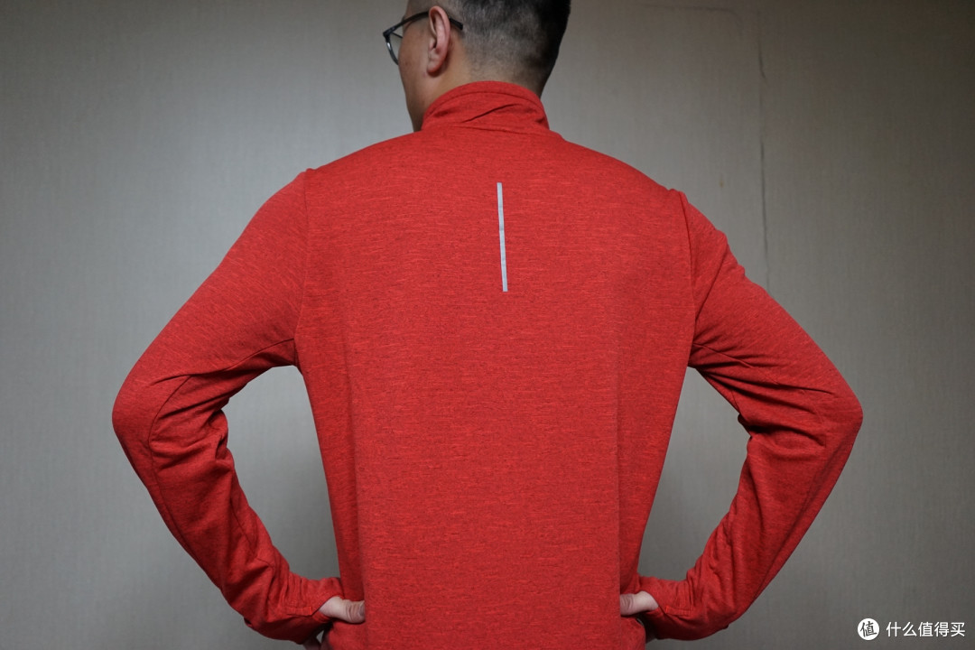 【跑者老樊的测评】严冬里的小暖阳-Nike THERMA-FIT跑步训练长袖T恤开箱