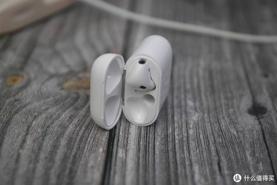 Airpods 二代中期使用体验，打电话保护隐私必不可少的利器