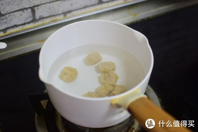 早餐别犯愁,这碗蔬菜虾丸面,营养丰富味道鲜美,吃一碗都不过瘾