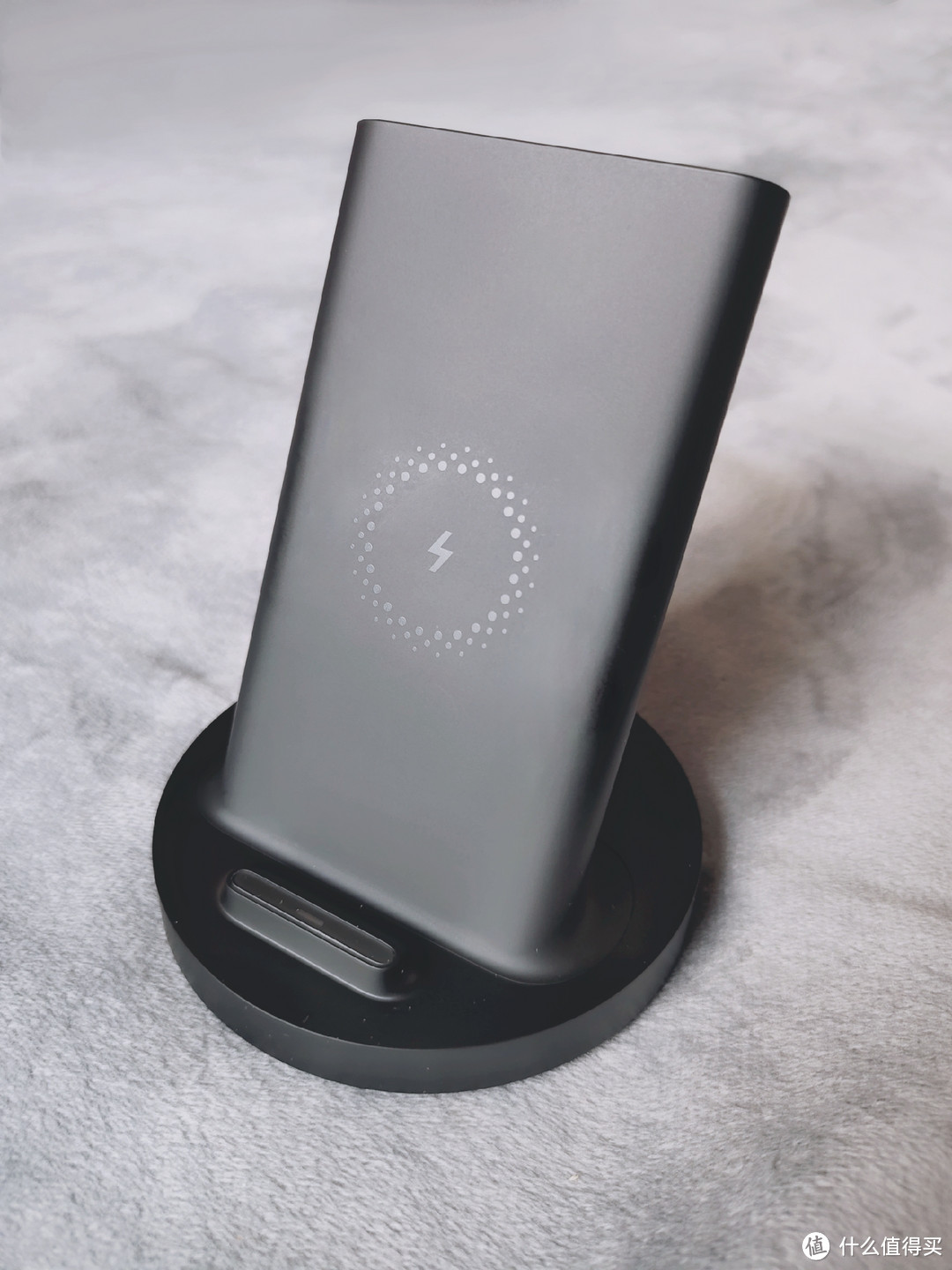 小米20w立式无线充电器大体验办公生活中的实用单品