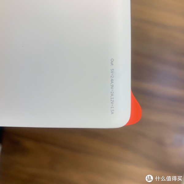 红色的数据线收起来的时候，像不像一个猫耳朵，萌萌哒(?°???ω°????)