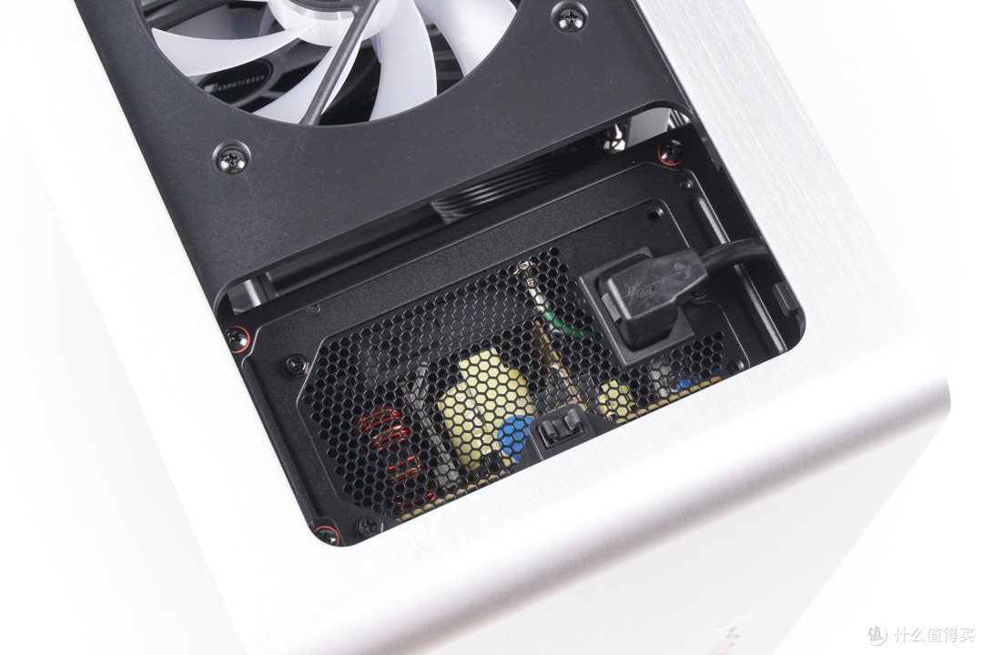 【电脑装机】乔思伯 - UMX4 RGB版 铝镁合金机箱