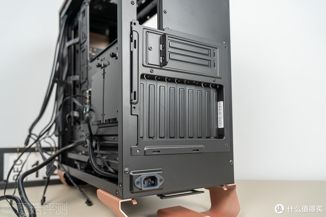 那一抹金色,让人欲罢不能、酷冷至尊(CoolerMaster)SL600M金色版 全塔机箱 评测