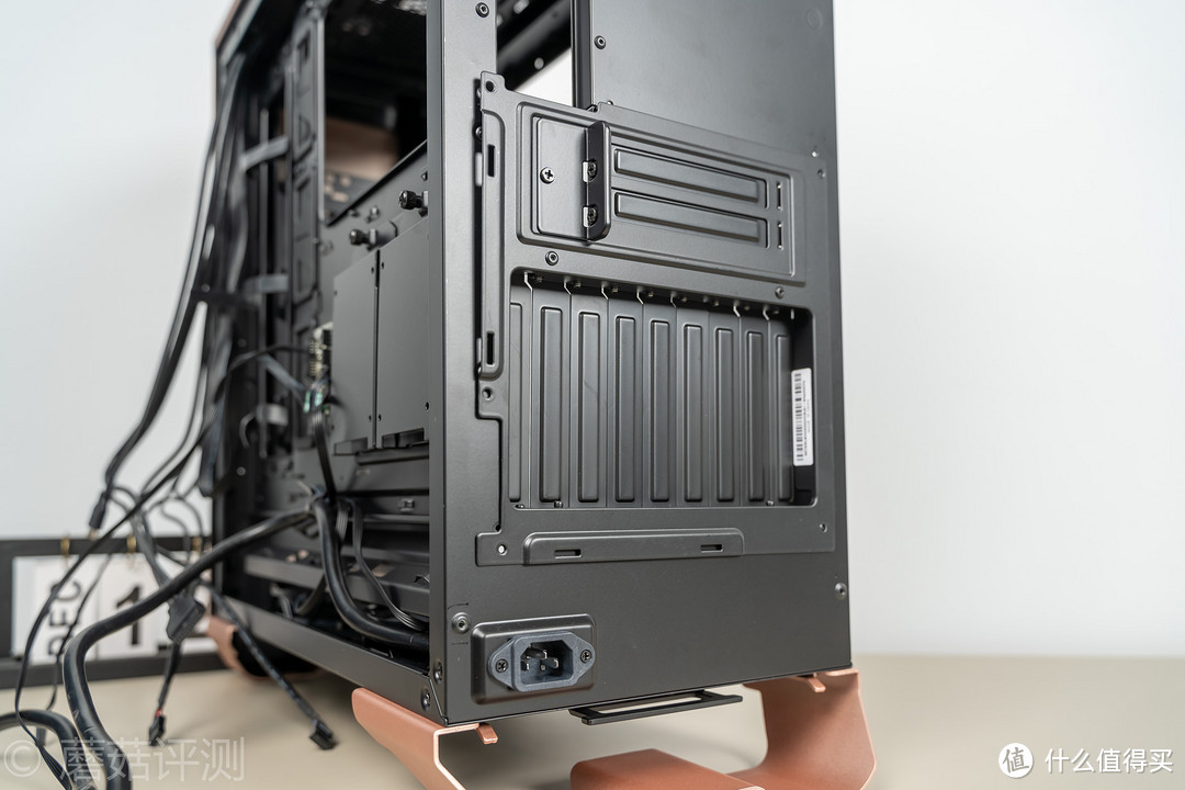 那一抹金色，让人欲罢不能、酷冷至尊(CoolerMaster)SL600M金色版 全塔机箱 评测