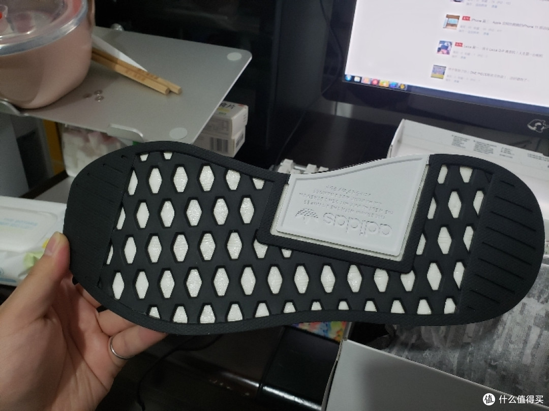小表弟晒单:迟到的Adidas NMD联名款