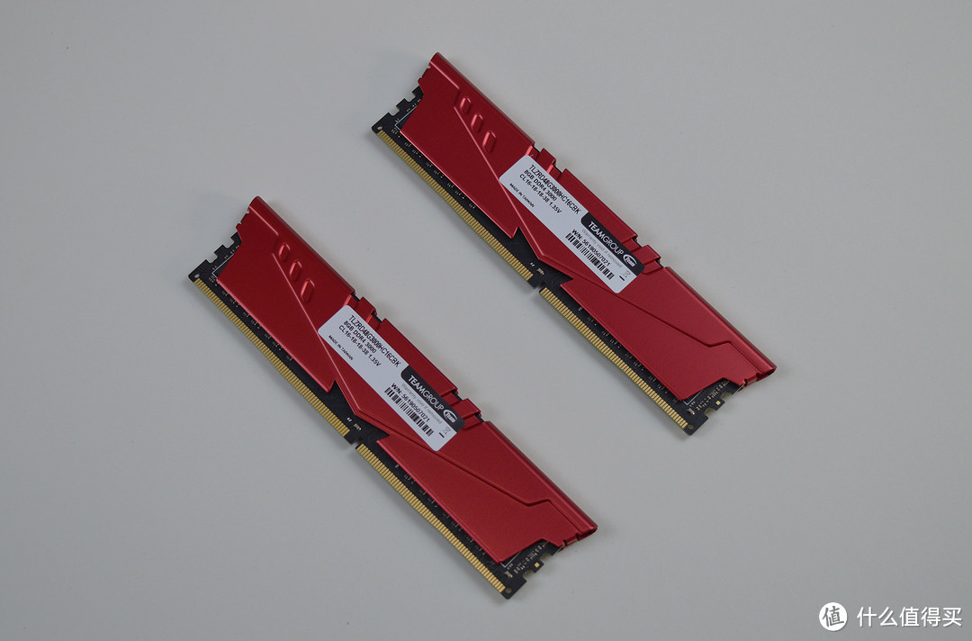 超频强劲,价位美丽：十铨VULCAN Z 火神  DDR4 3000套条开箱体验