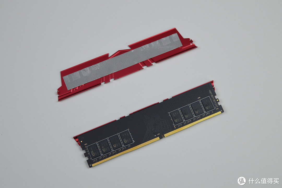 超频强劲,价位美丽：十铨VULCAN Z 火神  DDR4 3000套条开箱体验