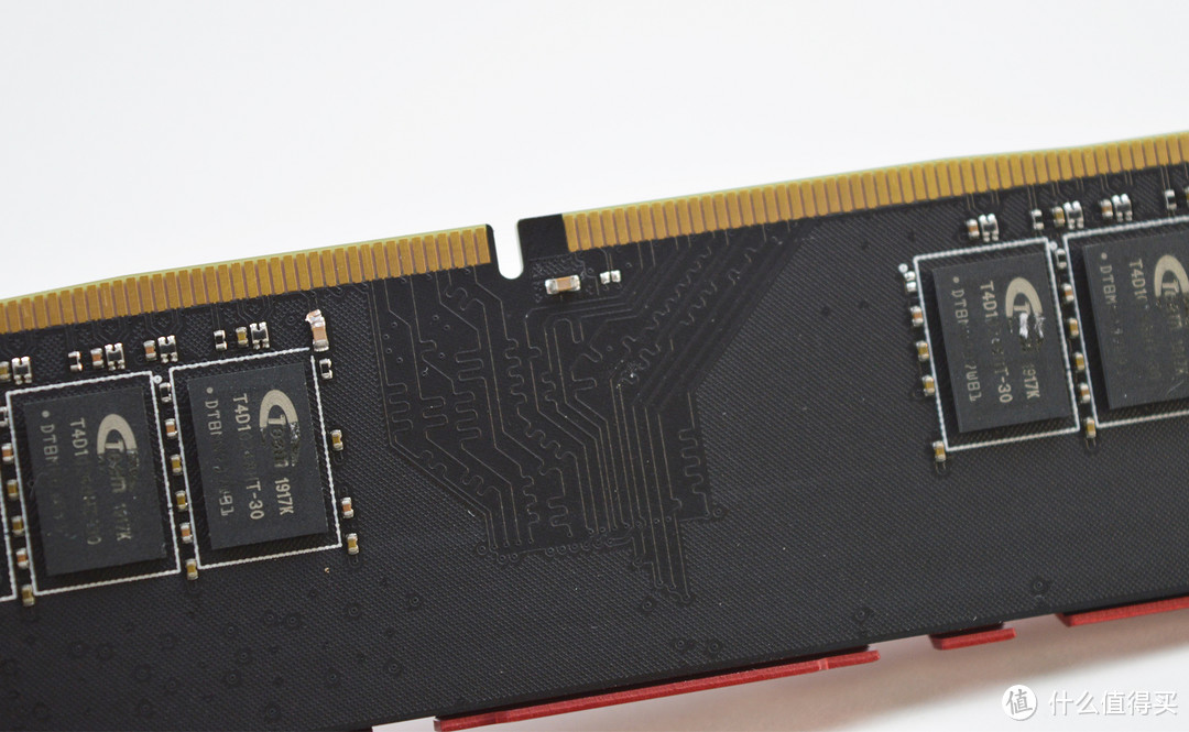 超频强劲,价位美丽：十铨VULCAN Z 火神  DDR4 3000套条开箱体验