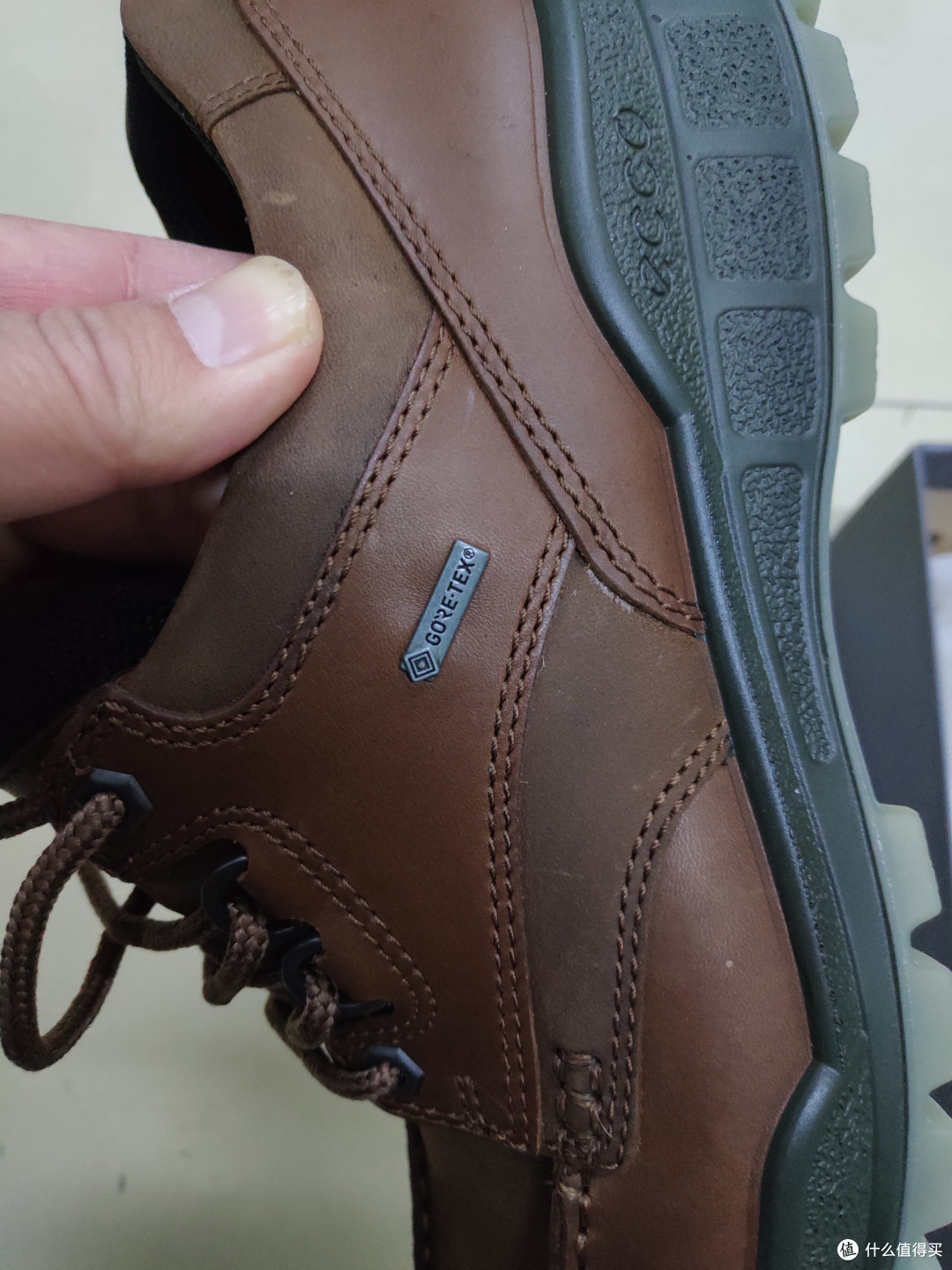 鞋侧面的GTX