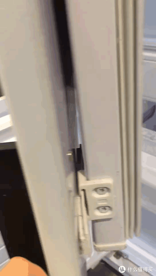 冰箱应该选独立式还是嵌入式?嵌入式冰箱安装复杂吗?