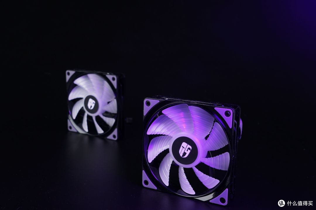 让CPU冷静冷静,堡垒240RGB开箱评测