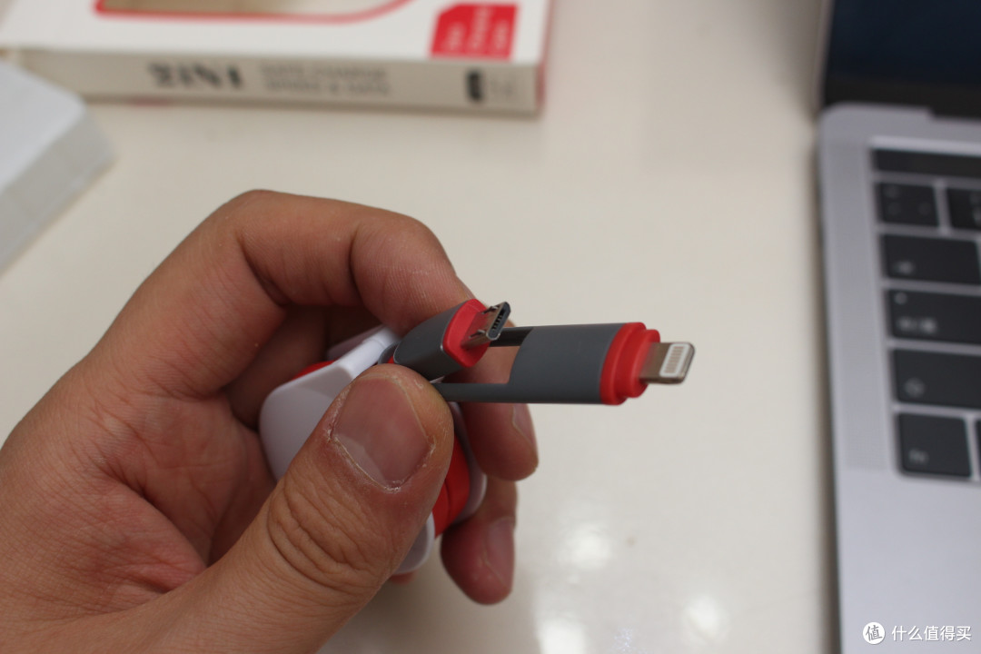 为它的创意点赞,晒一条曾经很实用的数据线