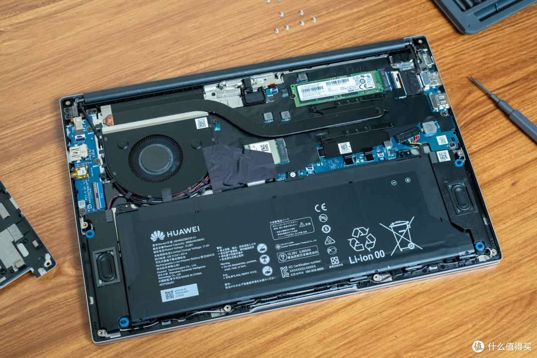 入门价位无敌手？不一样的旗舰体验：荣耀MagicBook 14锐龙版