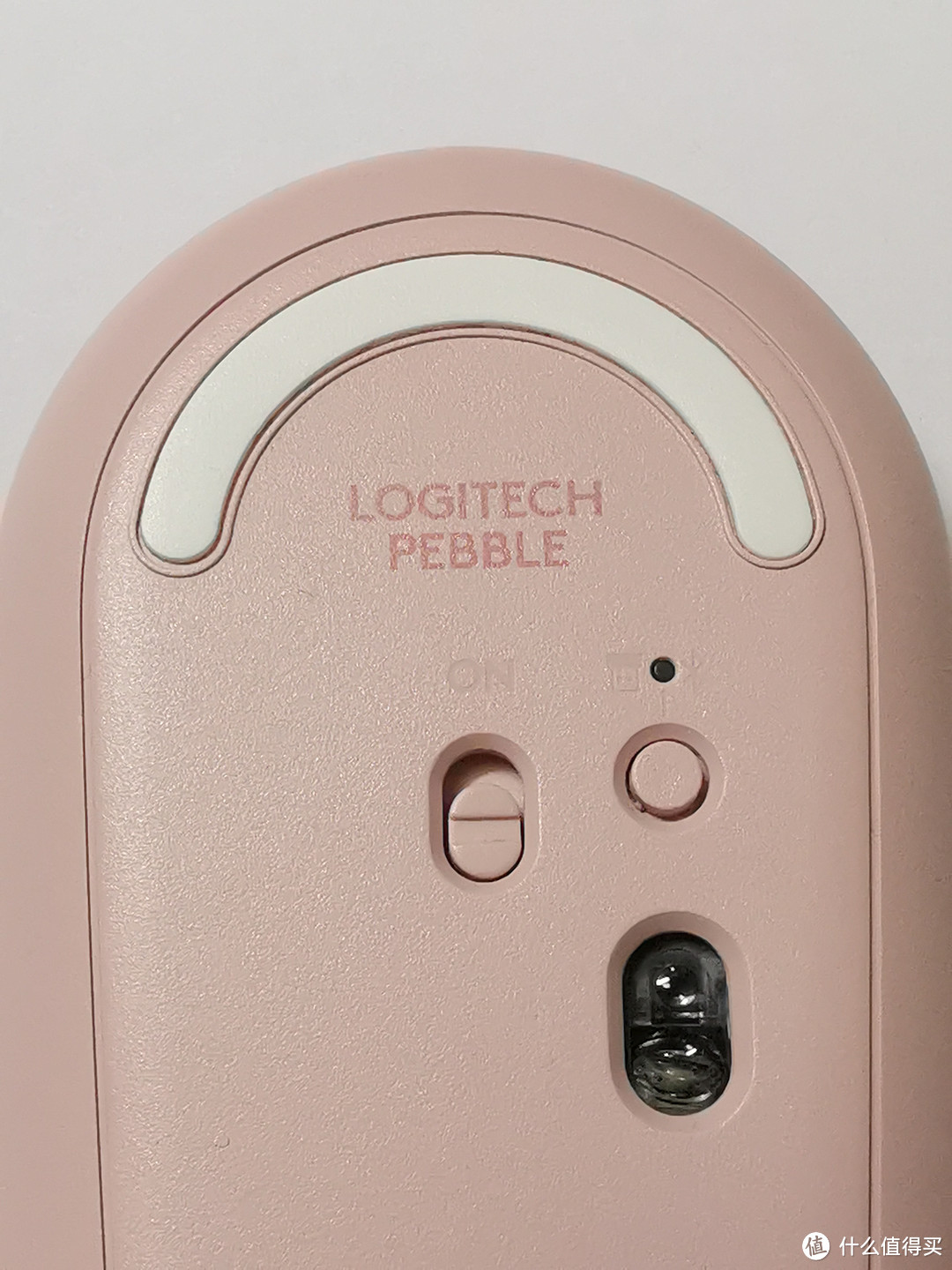 背部一览，Logitech Pebble（鹅卵石）