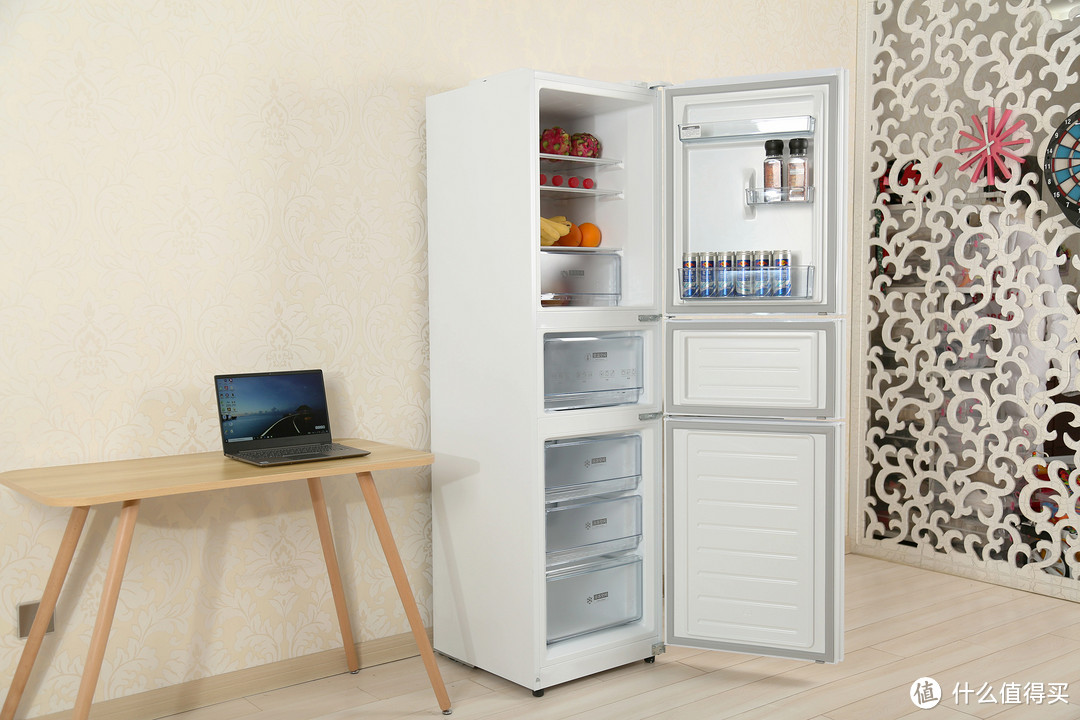 自从有了这台冰箱，食材再也不串味：美的BCD-230WTPZM(E)冰箱评测