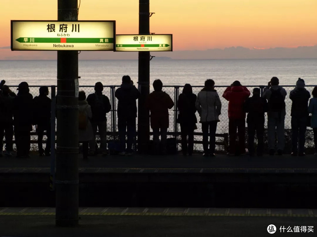 日本最好看的海，都藏在这些车站里