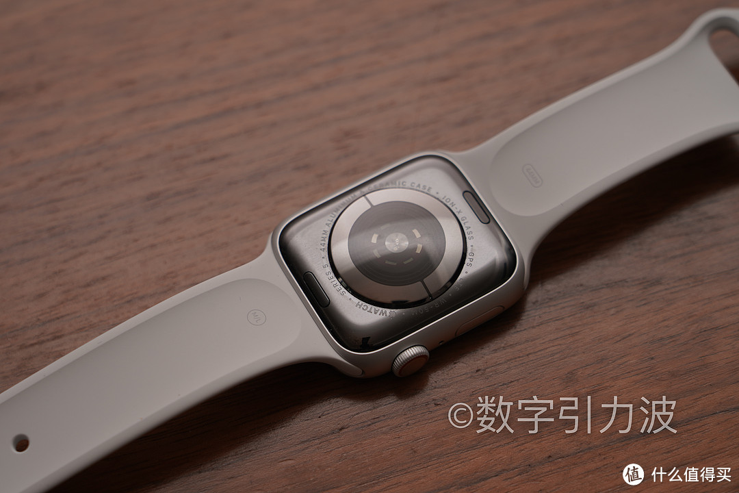 不戴手表的人为何买了Apple Watch 5 