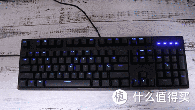 原厂樱桃轴体+魅惑蓝背光+可编程！游戏专用雷柏V808机械键盘亲测