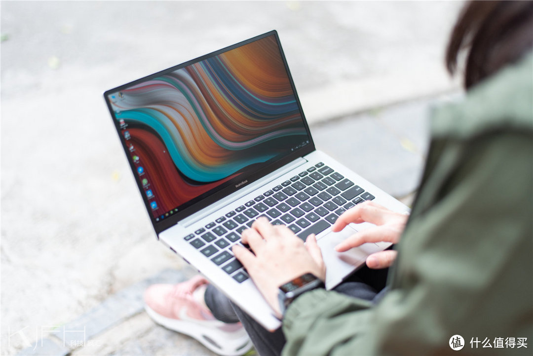 RedmiBook 13上手图赏：红米第一款13寸本，轻薄+高性能，舒服